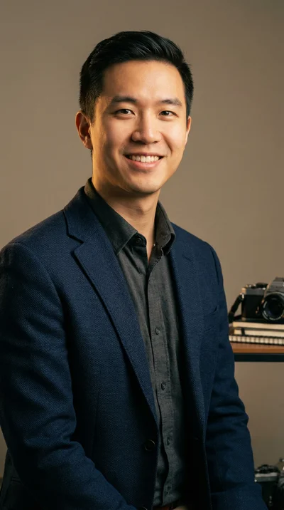 小一熟了首席影评人陈逸飞个人照片